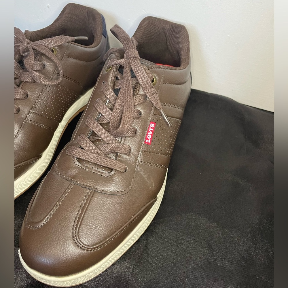 Men’s Levi’s Brown Faux Leather Sneakers - Picture 4 of 11